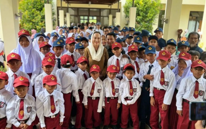 Lebih dari 44 Ribu Anak Keluarga Miskin Kembali Sekolah Gratis, Kini Jangkau 182 Sekolah